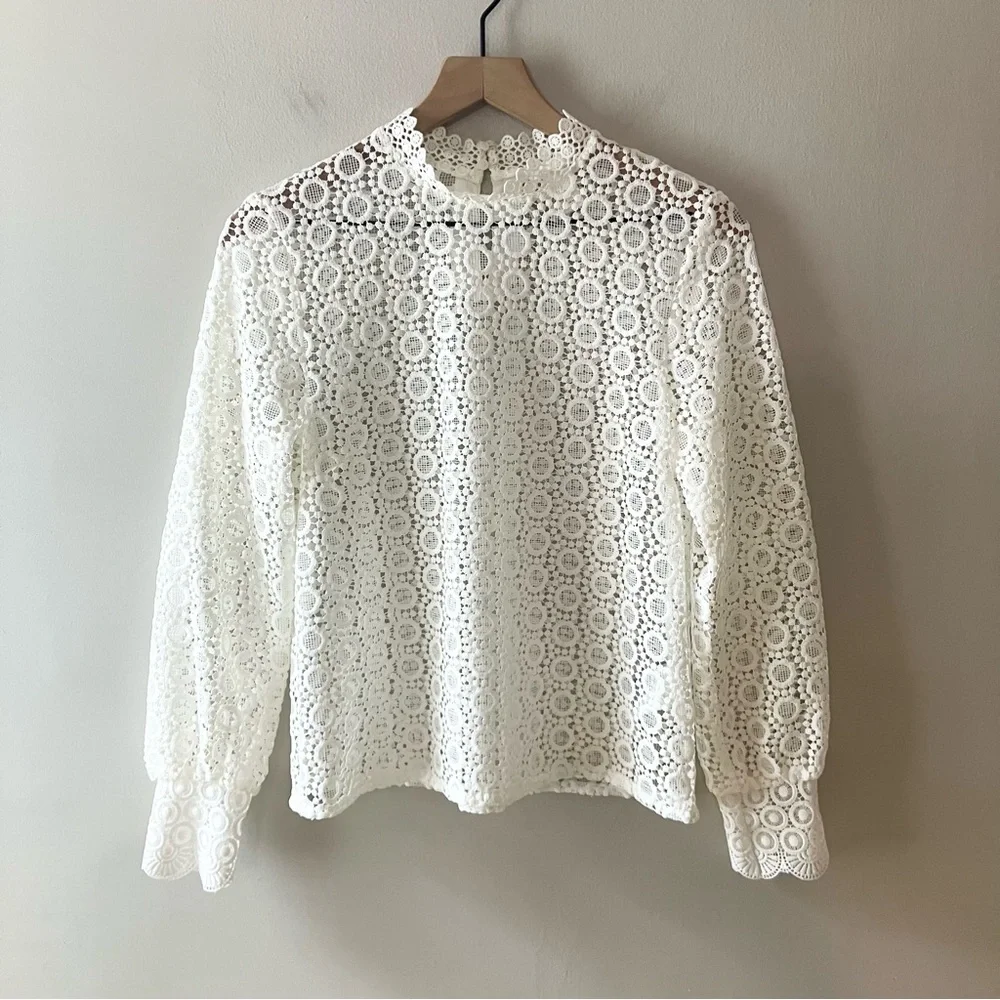 H&M circular sleeves keyhole